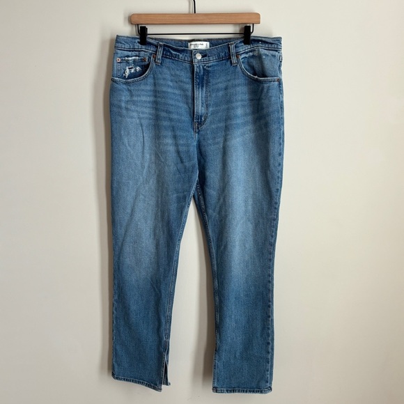 Abercrombie & Fitch The Skinny High Rise Split Hem Jeans Size 33/16R - Picture 2 of 8